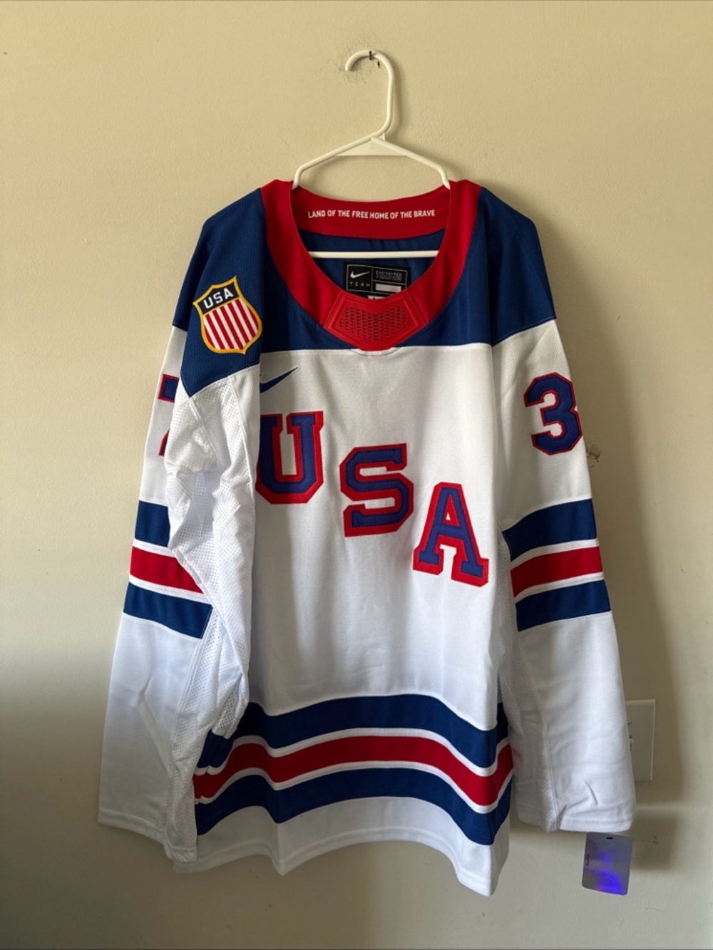 Men’s Nike Connor Hellebuyck #37 Team USA Hockey Jersey 2026 Olympics Sz XL NWT